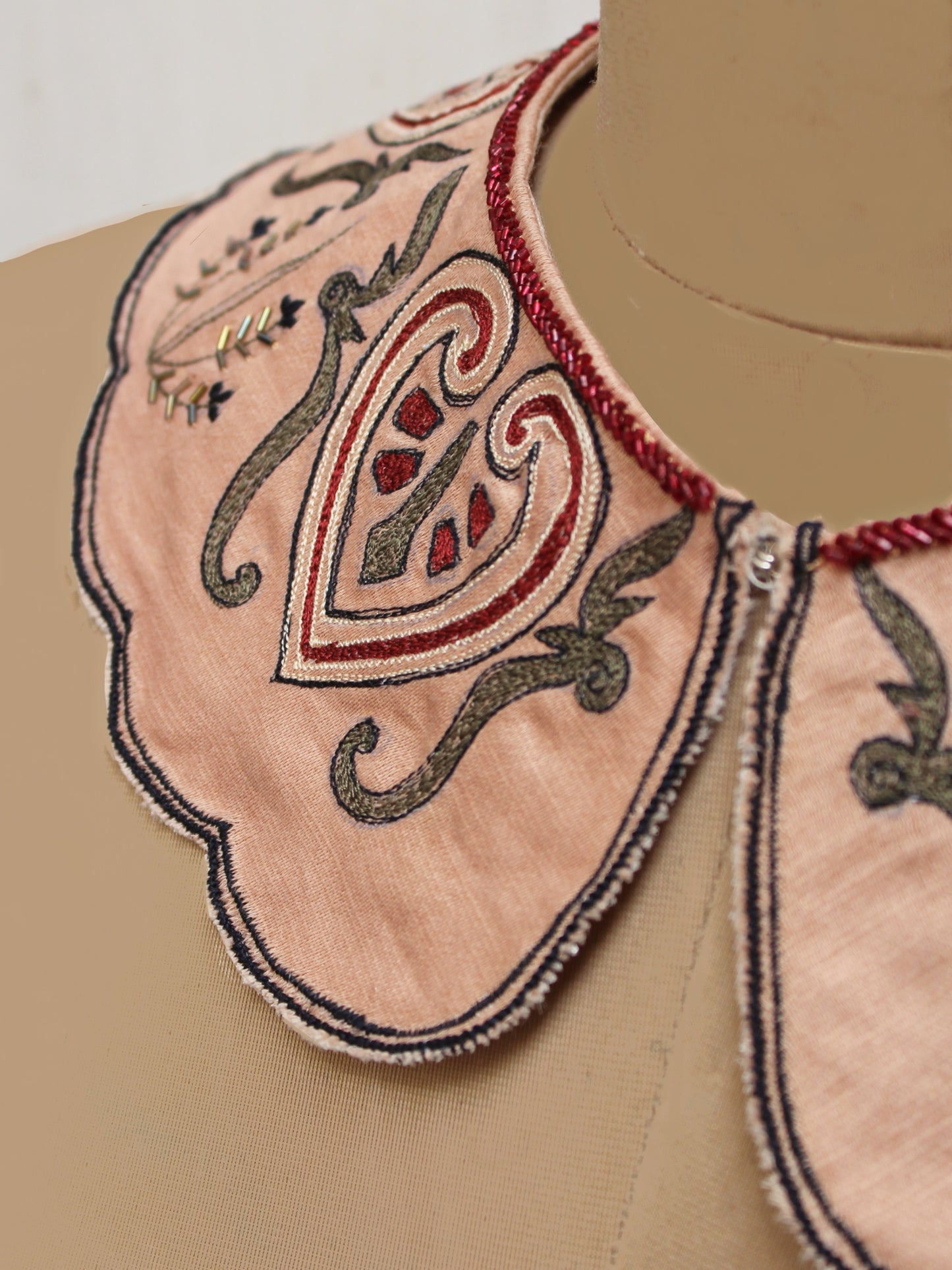 Heart lotus collar image 1