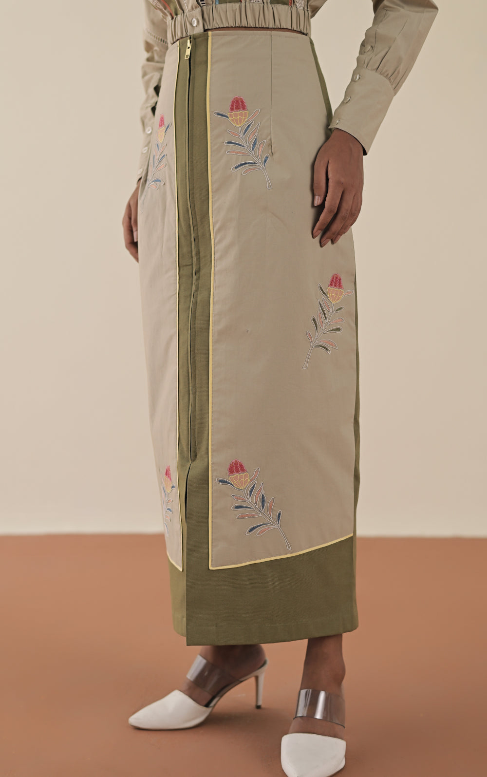 Embroidered olive skirt image 0