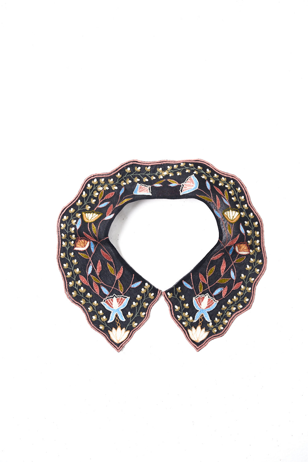 Black lotus collar image 3