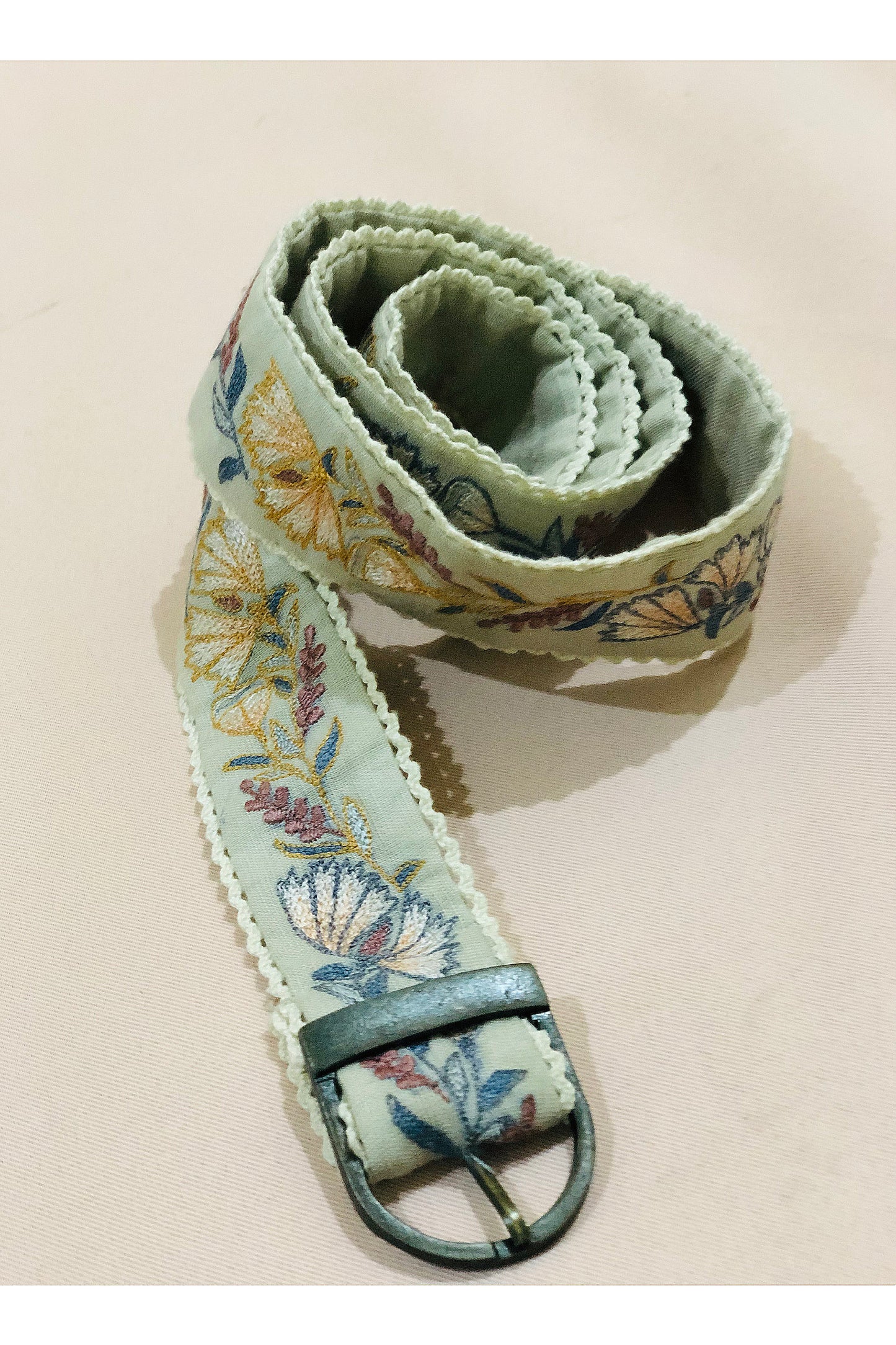Green floral embroidered belt. image 0