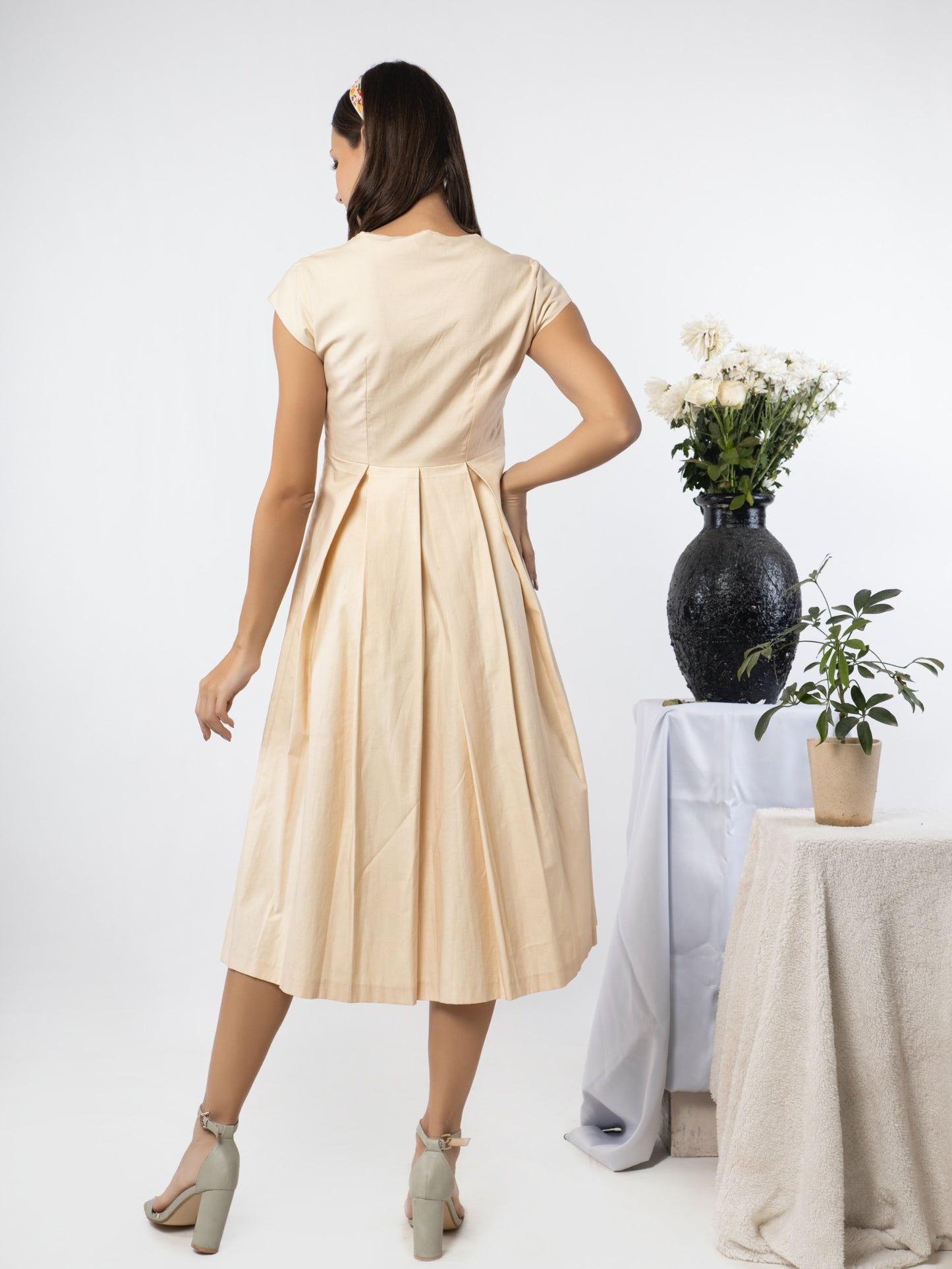 Box pleated calf length dress. image 2