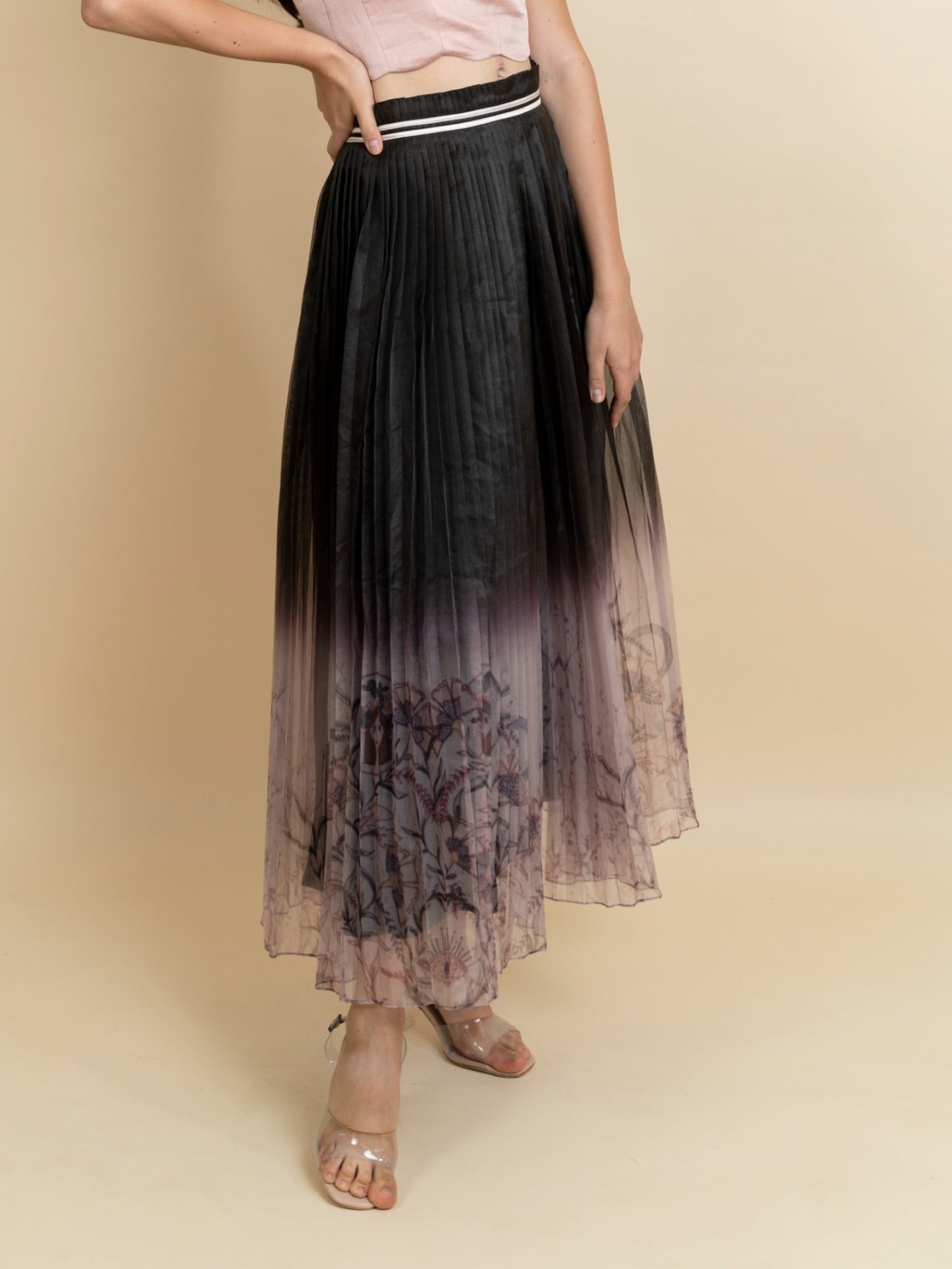 Print pleated ombre organza skirt. (Black) image 2