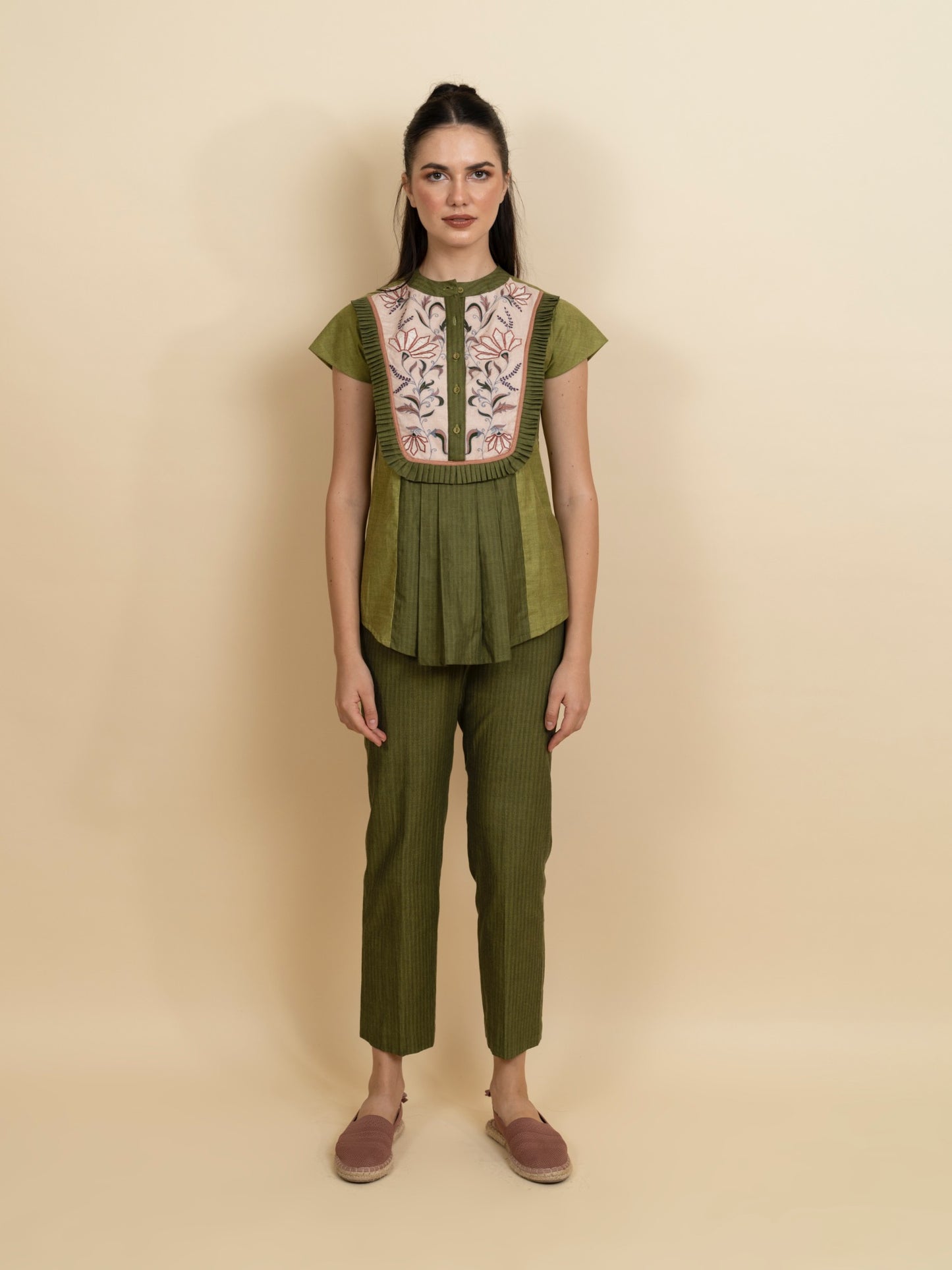 Floral embroidered top with pants. image 0