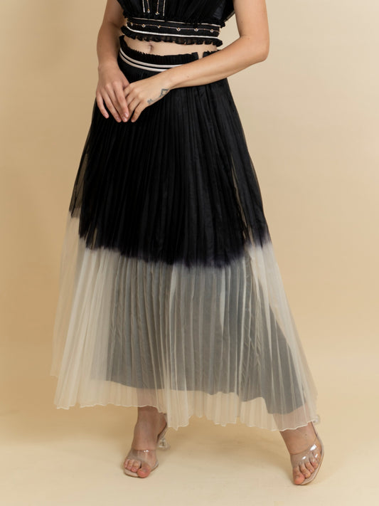 Pleated organza skirt. (Black) image 1