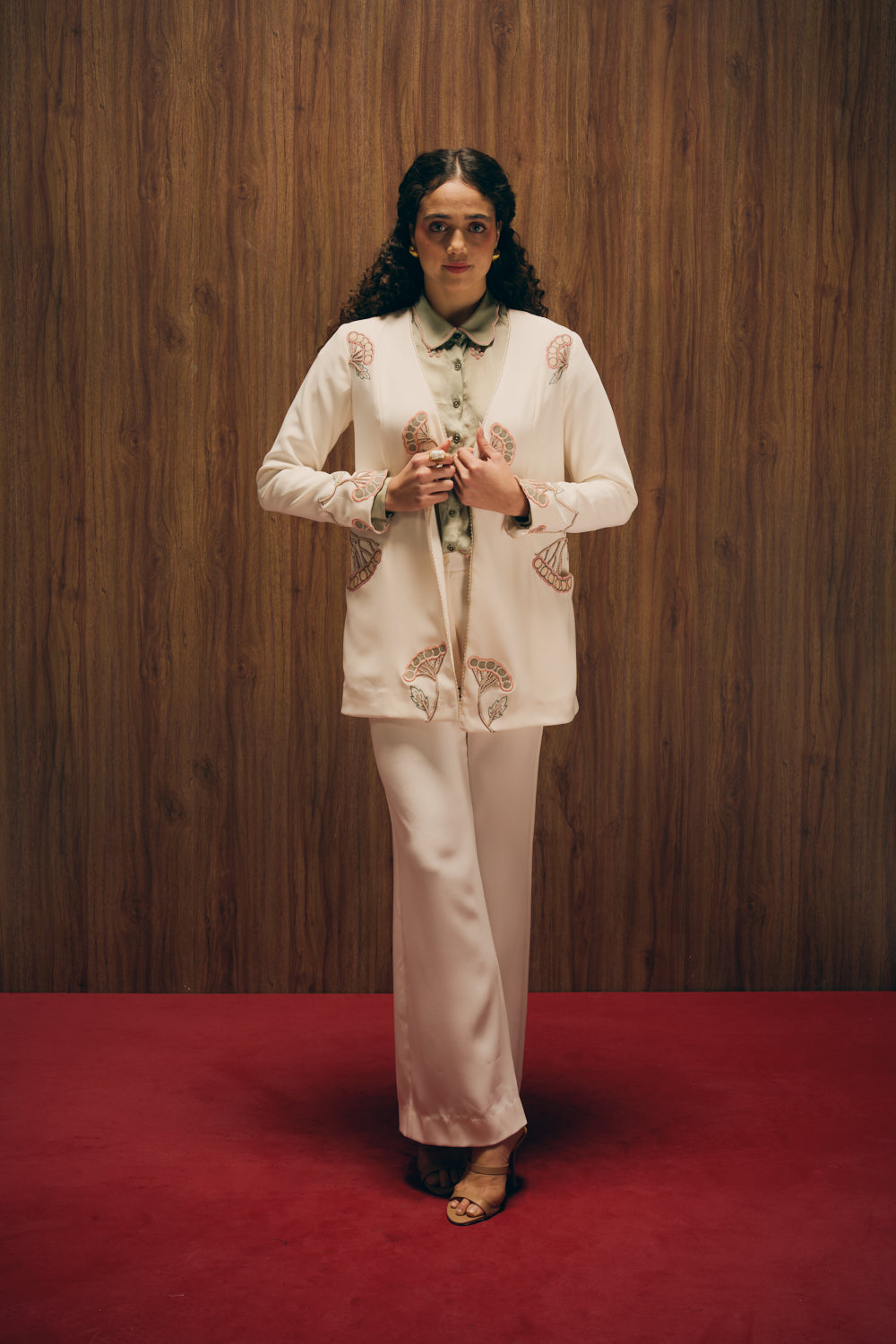 Muscadine pants ensemble image 3