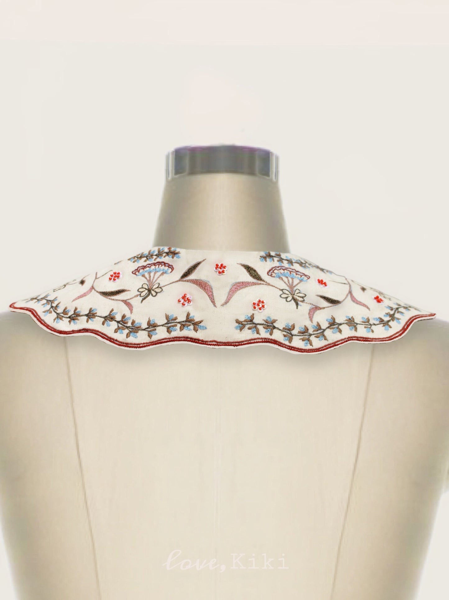 The lotus collar - off white image 2