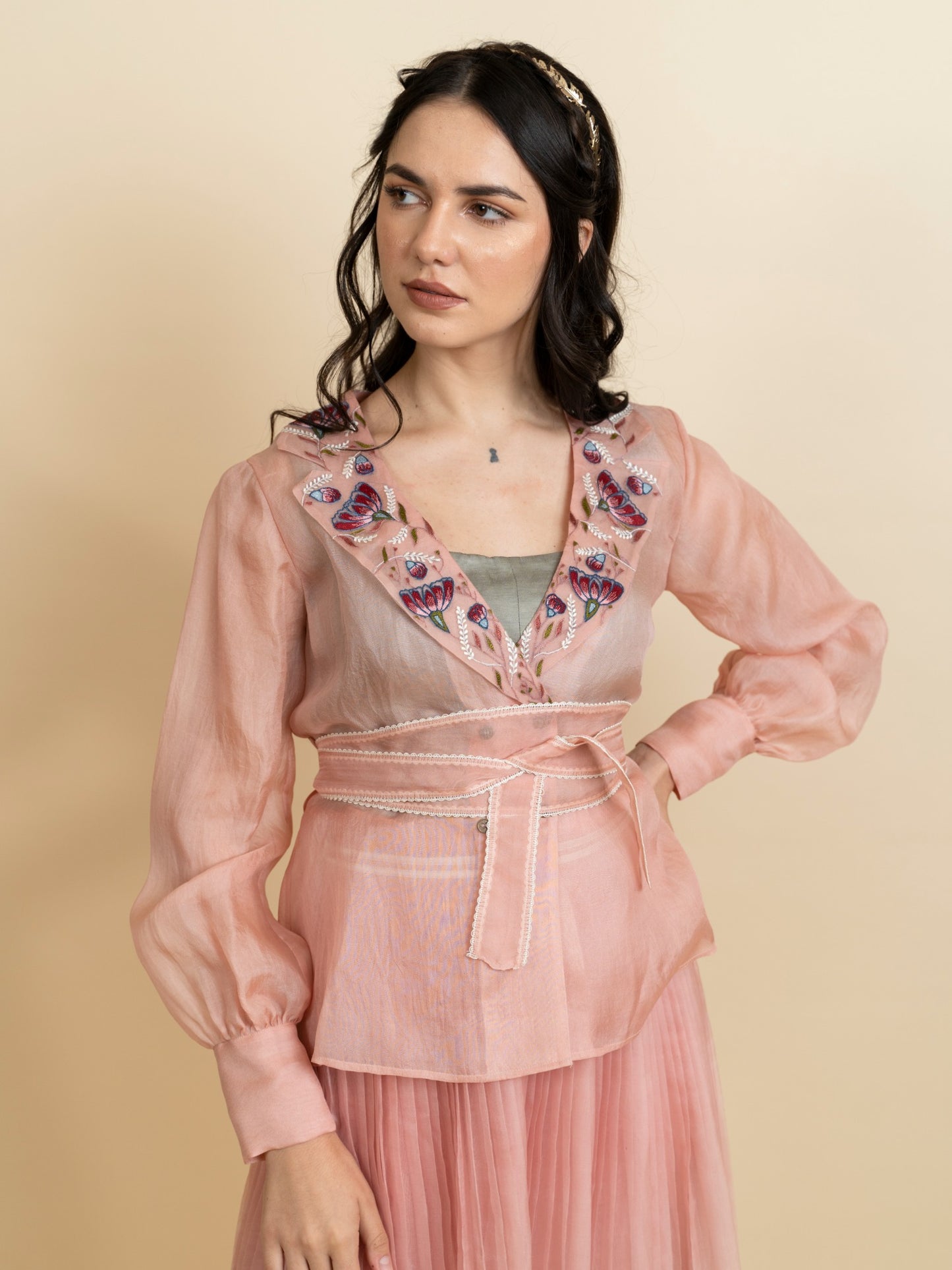 Embroidered organza blazer with pleated skirt set. image 3