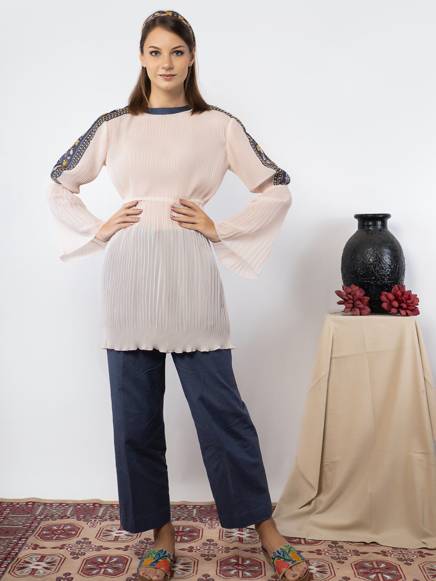 Embroidered pleated tunic with pants image 2
