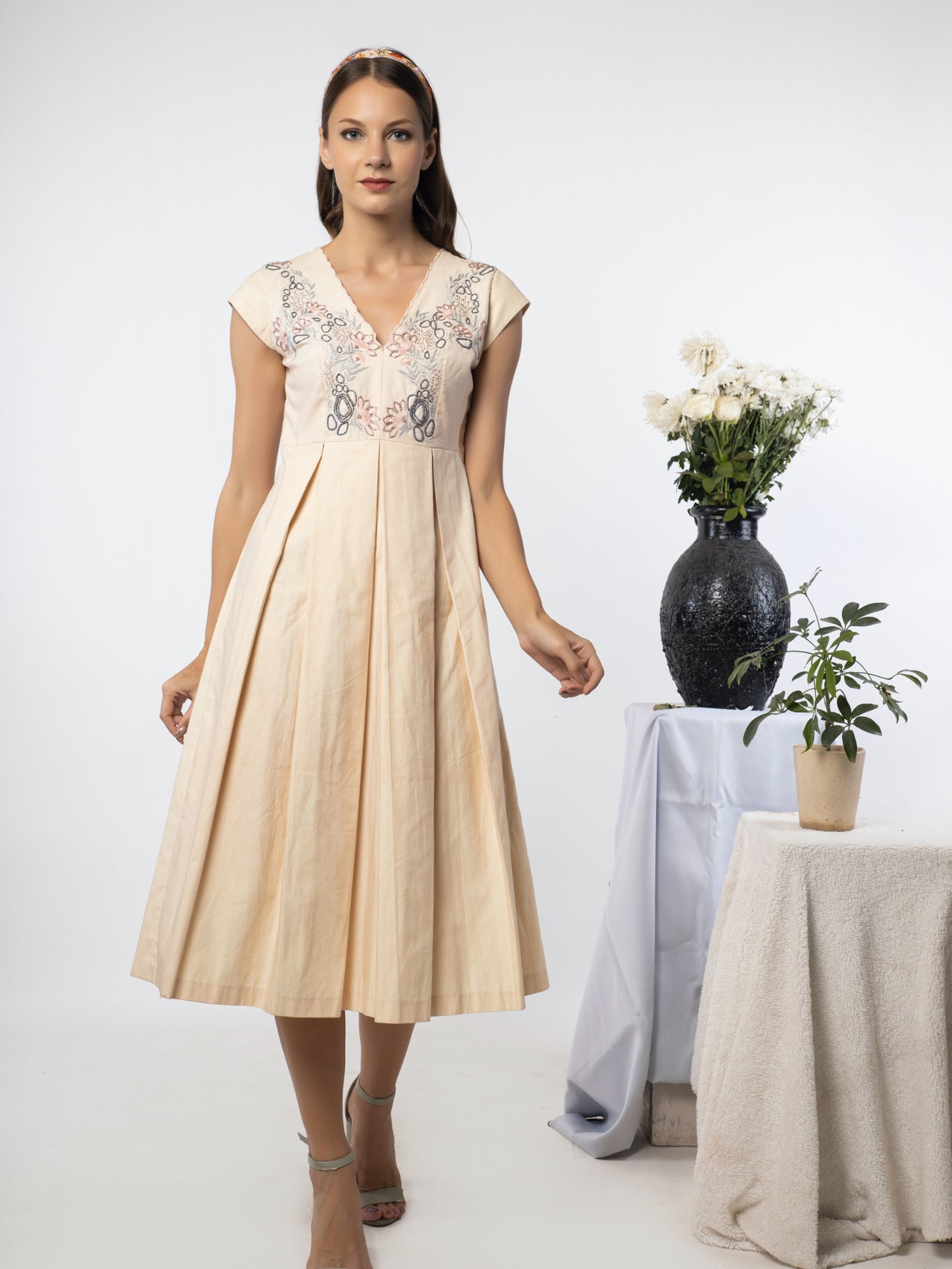 Box pleated calf length dress. image 3