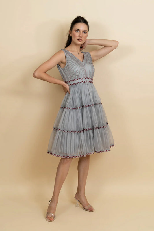 Galaxy embroidered 3-layer pleated dress. (Blue)