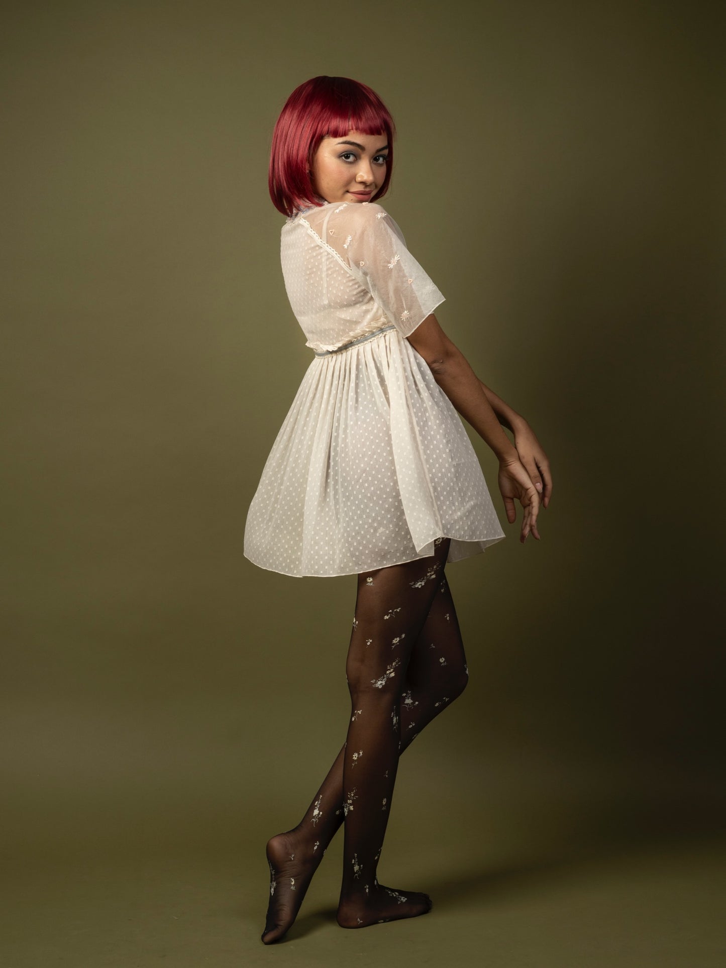 Dotted chiffon dress with collar. image 2
