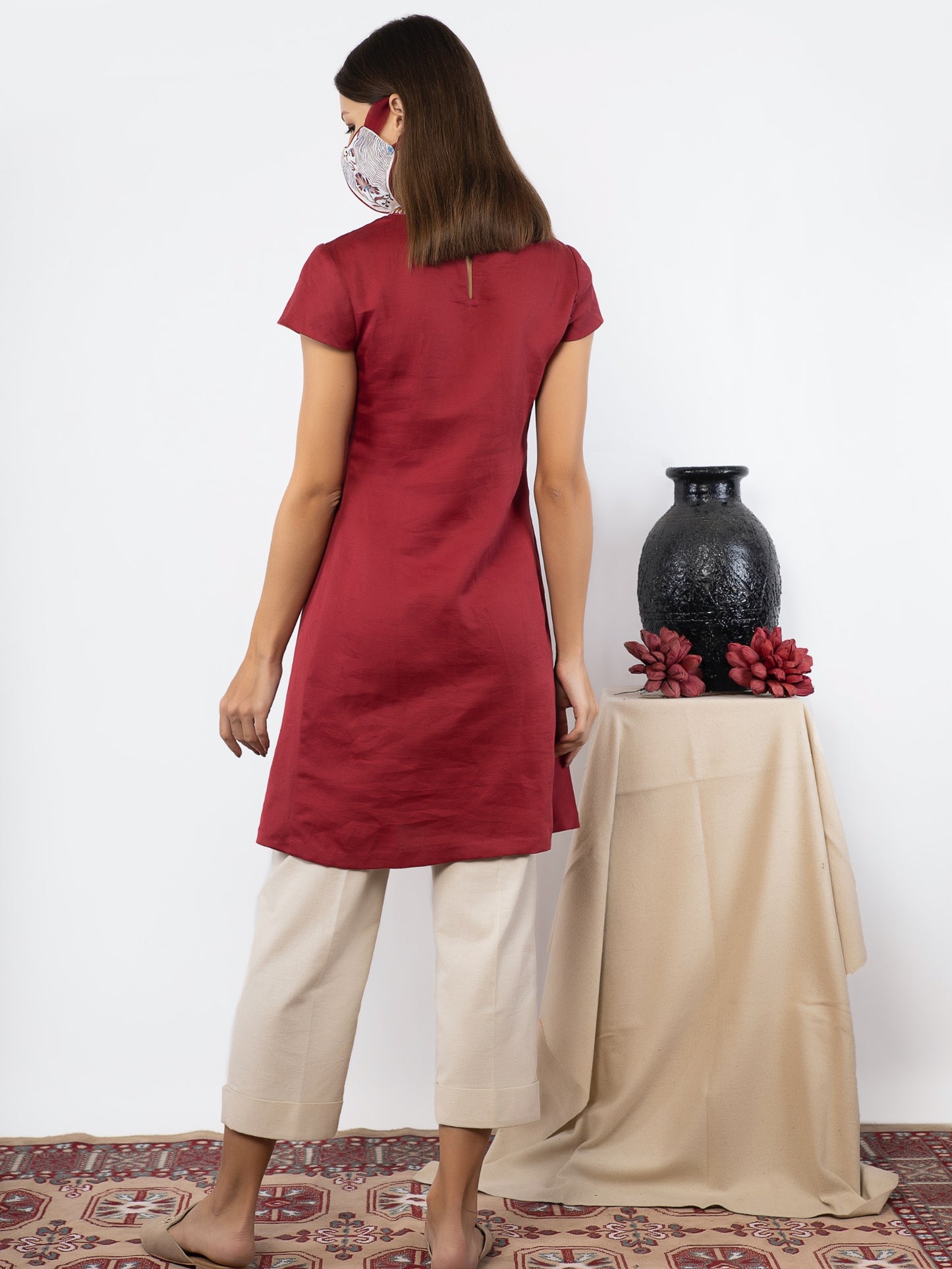 Red tunic with linen pants. image 2