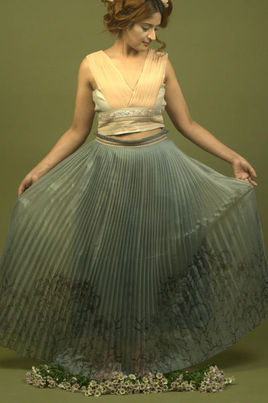 Printed organza skirt. (Gray)