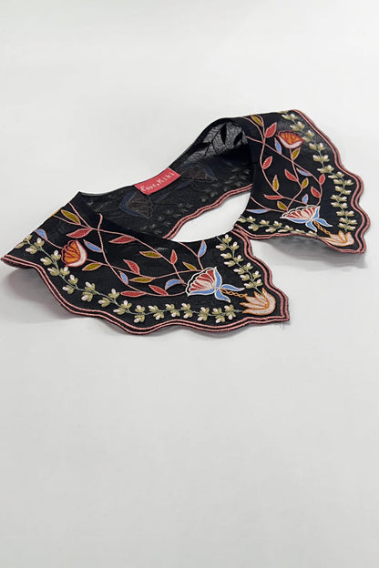 Black lotus collar
