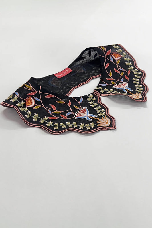 Black lotus collar