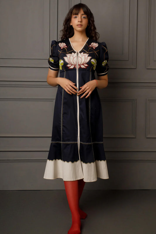 Front embroidered cotton satin dress (blue).