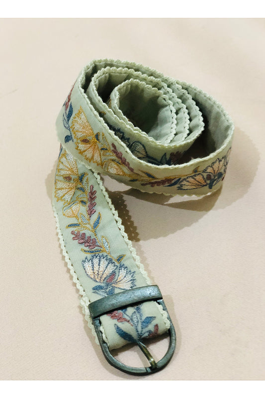 Green floral embroidered belt. image 0