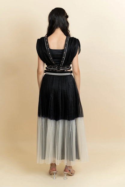 Draped organza top with pleated skirt. (Black)