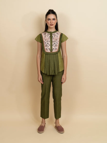 Floral embroidered top with pants. image 0