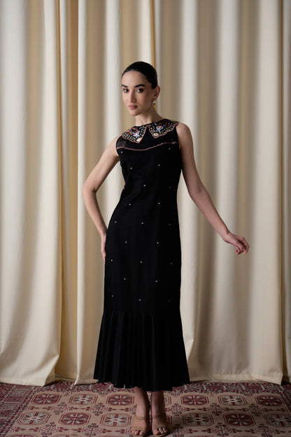 Black lotus collar