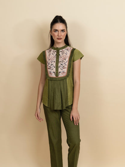 Floral embroidered top with pants. image 3