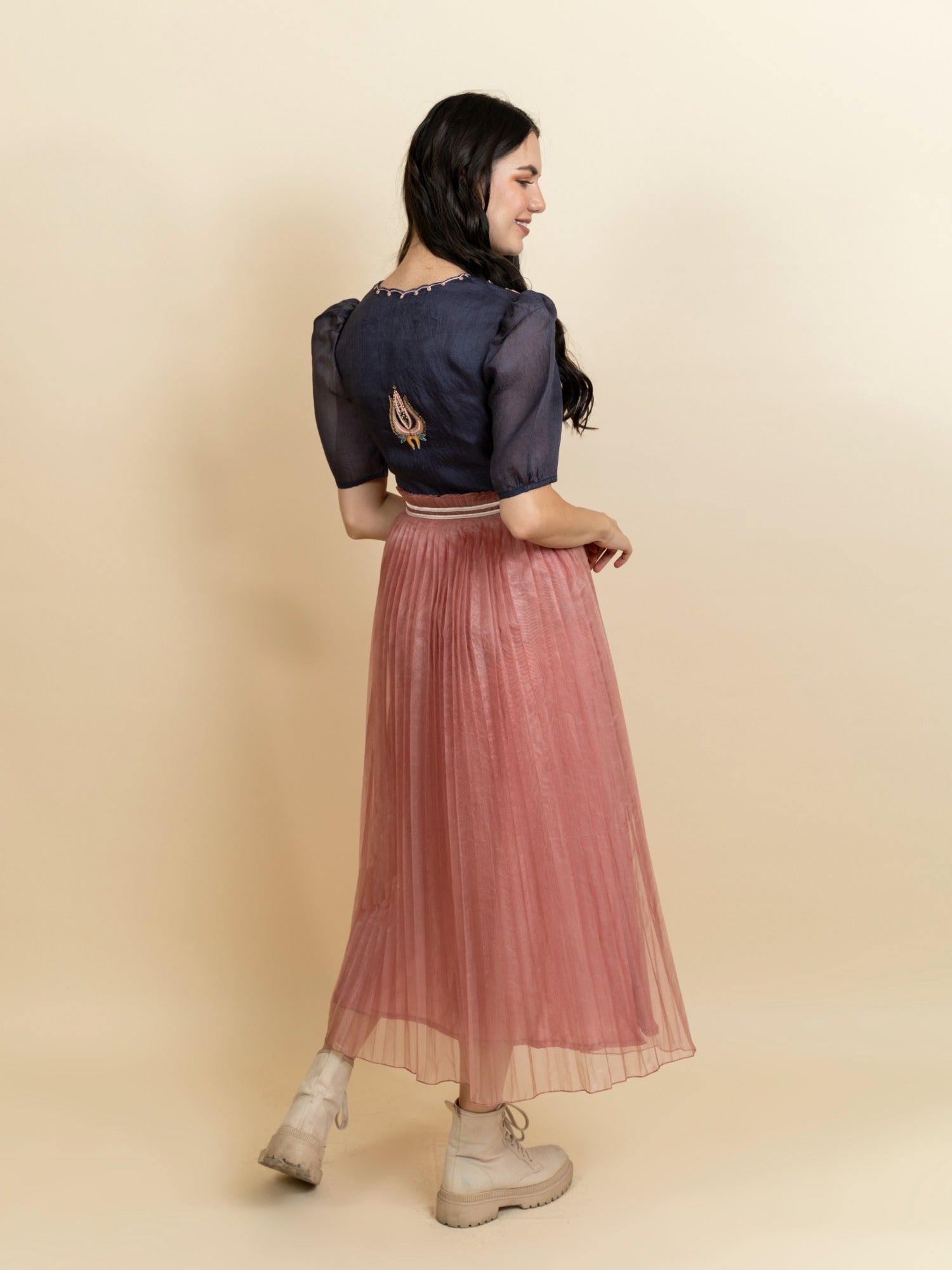 Embroidered organza color block dress. (Midnight blue) image 3