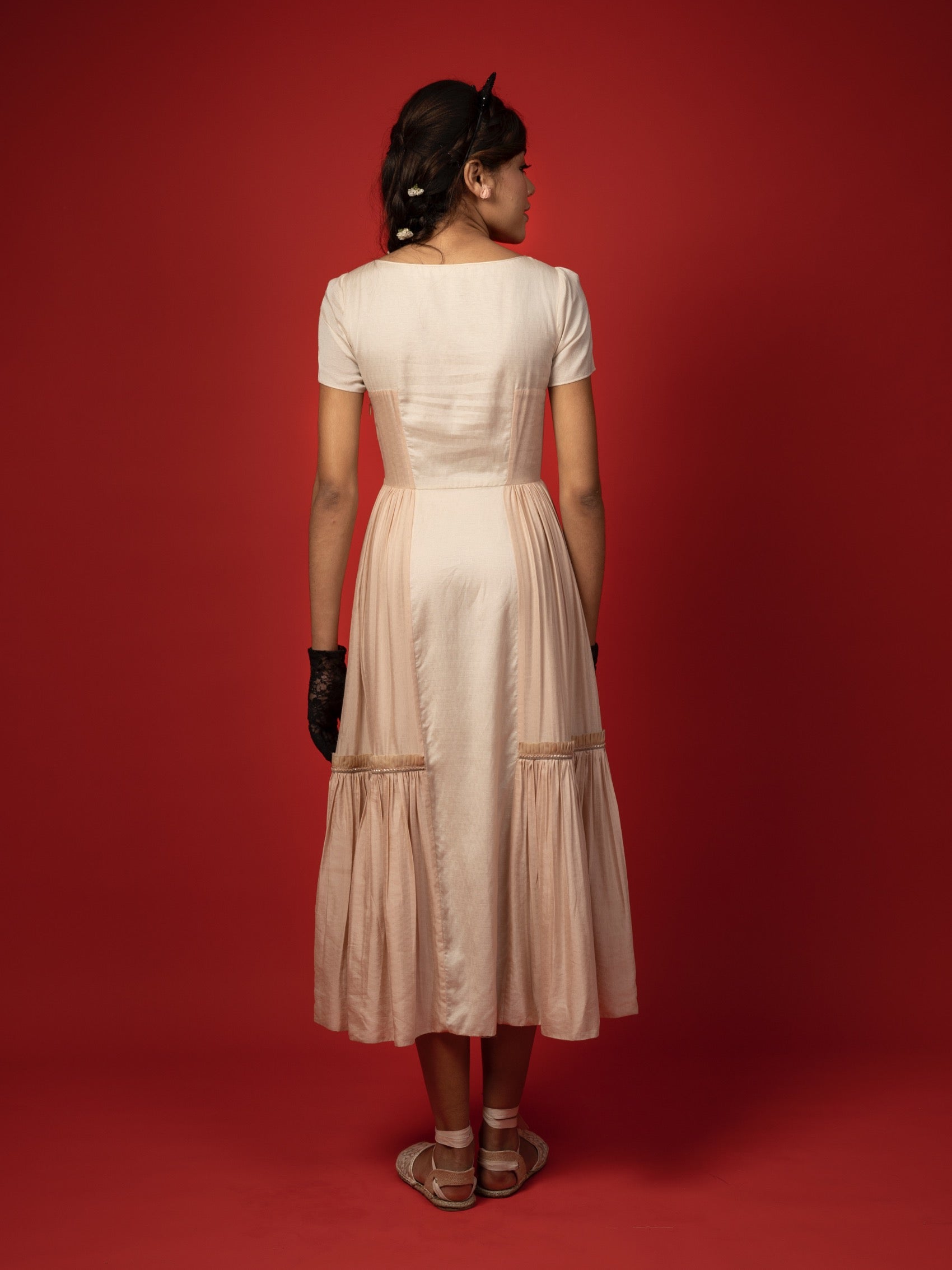 Two tone mid-length dress. image 2