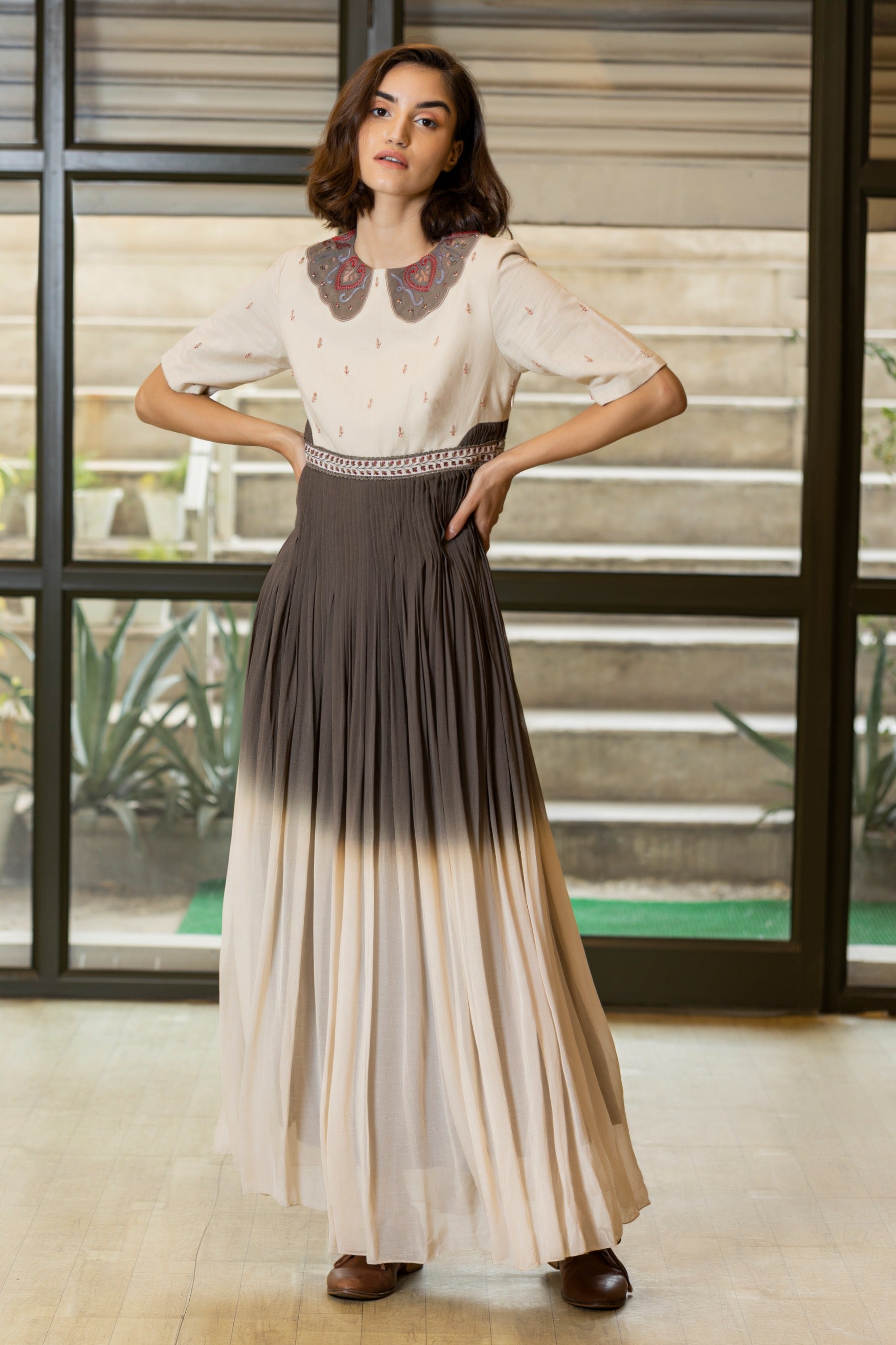 Linen embroidered and georgette pleated collar gown. image 0