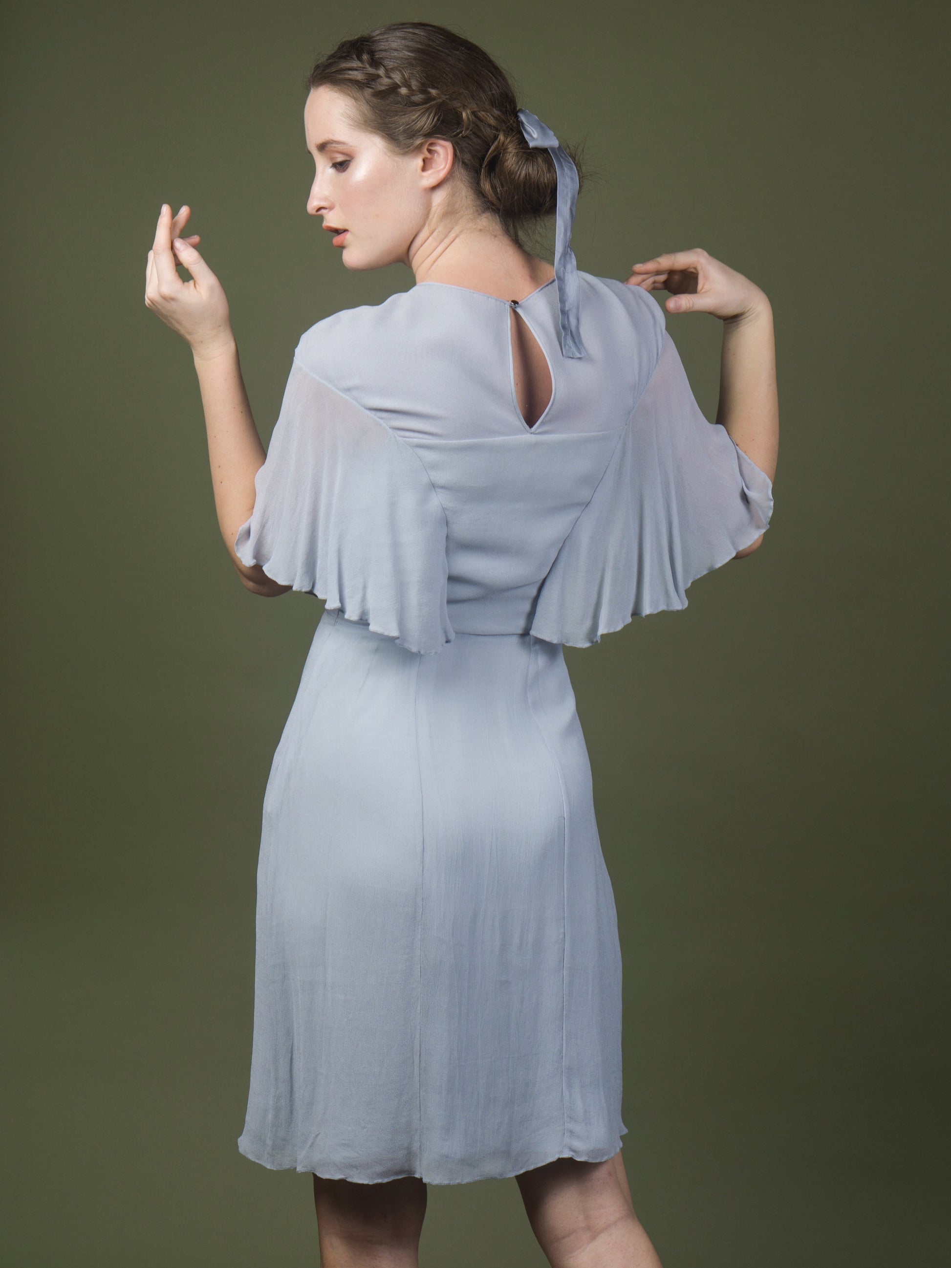 Cape sleeves embroidered dress. image 3
