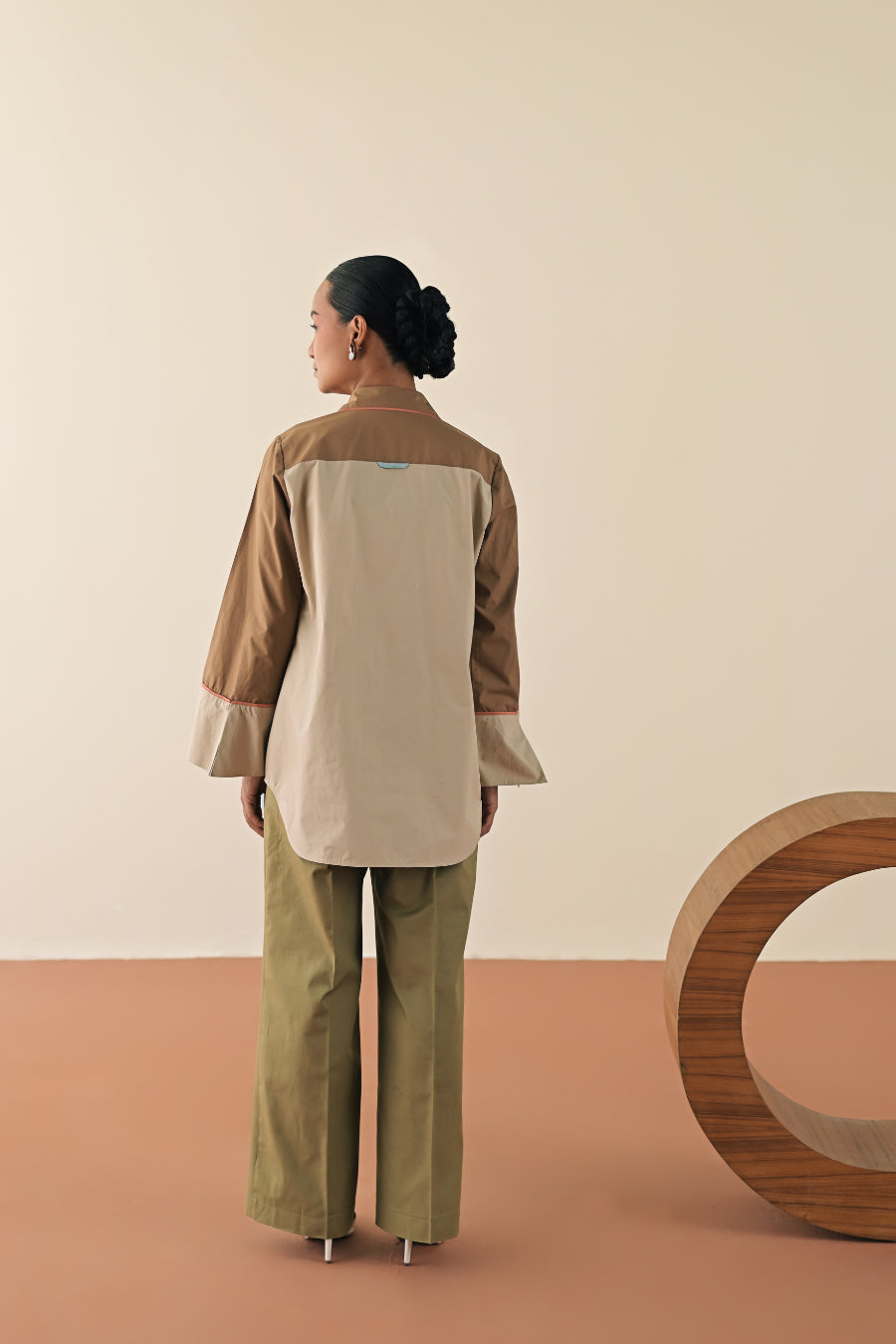 Motley shirt with olive embroidered pants image 3