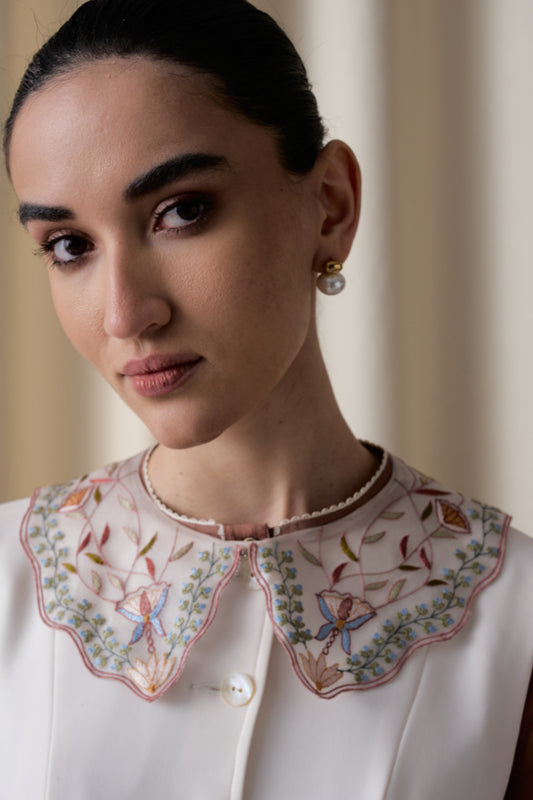 White lotus collar image 2