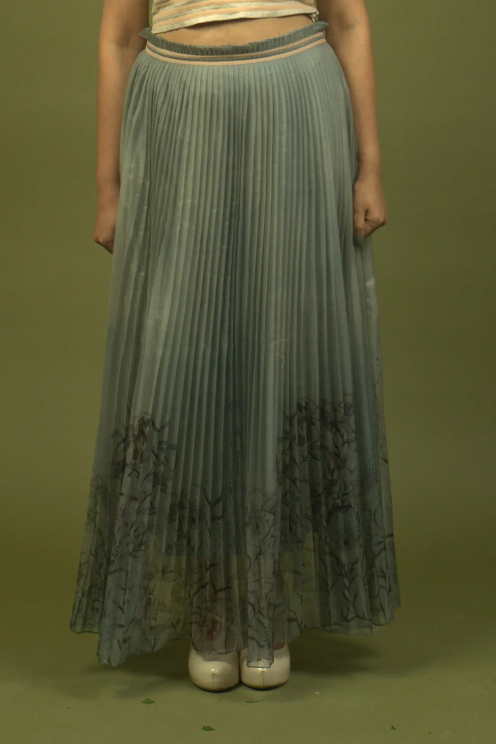 Printed organza skirt. (Gray)