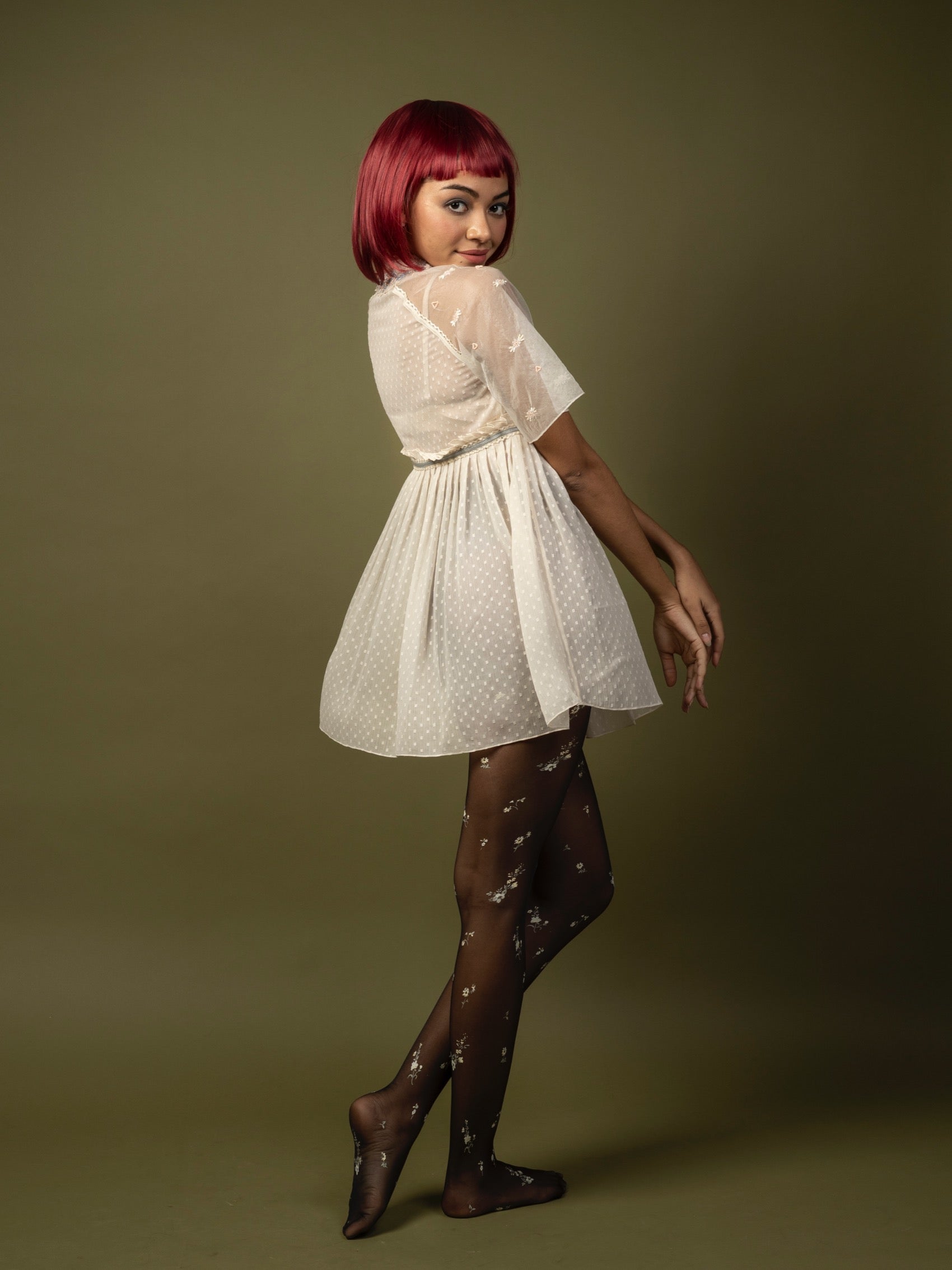 Dotted chiffon dress with collar. image 2