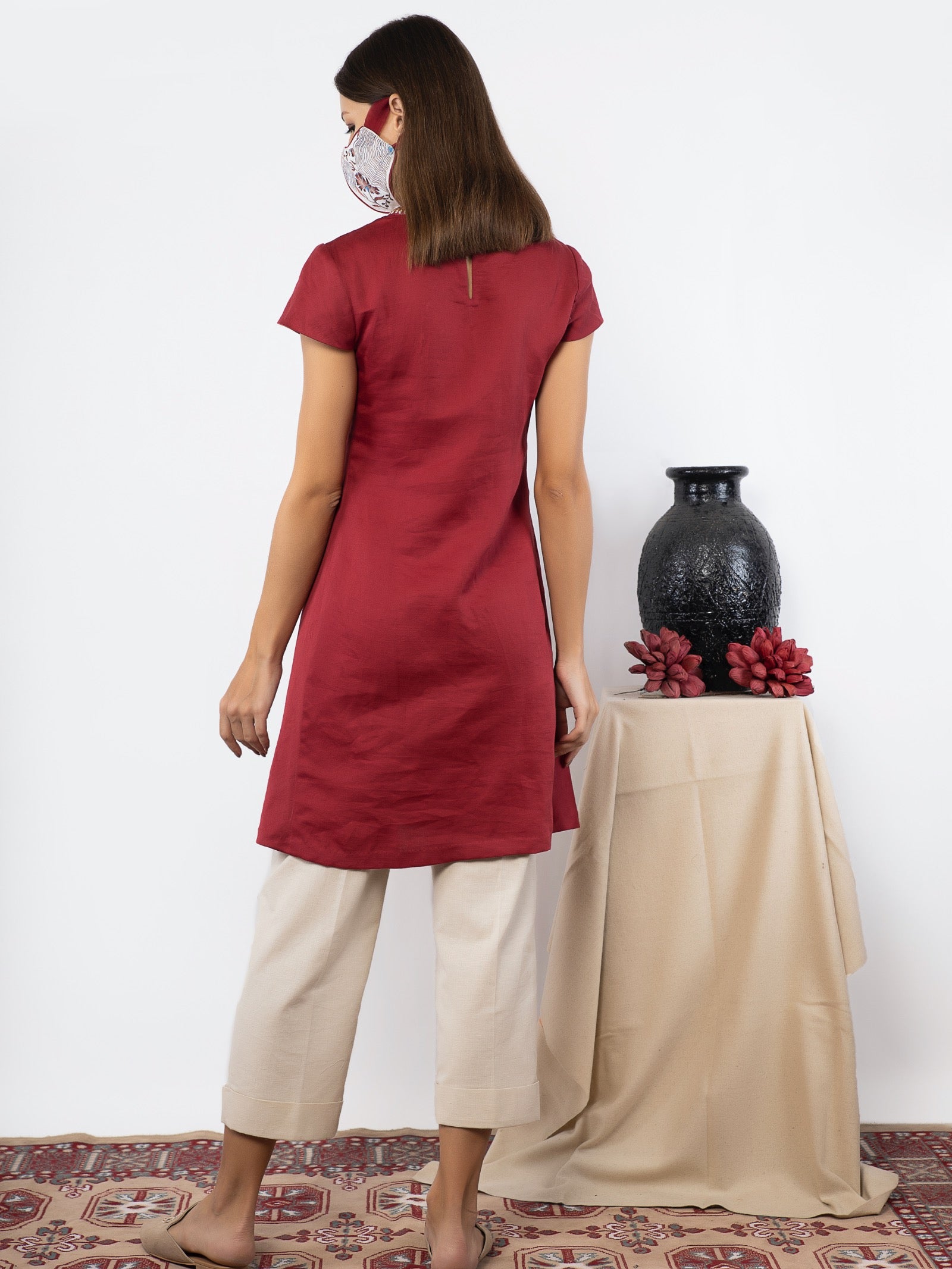 Red tunic with linen pants. image 2