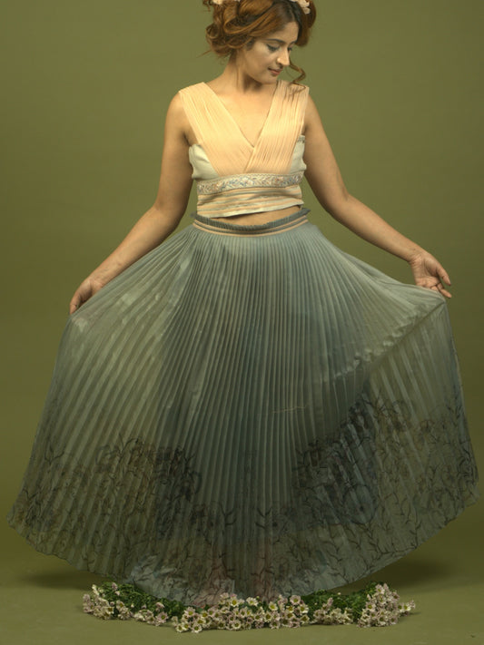 Printed organza skirt. (Gray) image 1