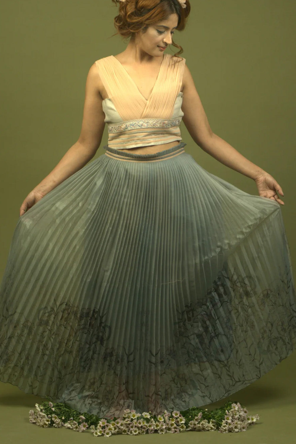 Printed organza skirt. (Gray)