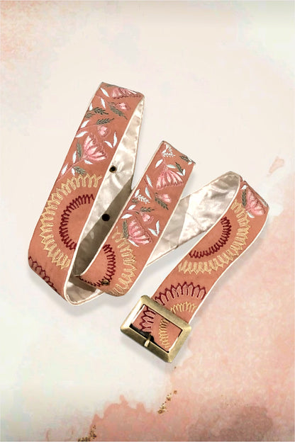 Floral embroidered belt. image 2