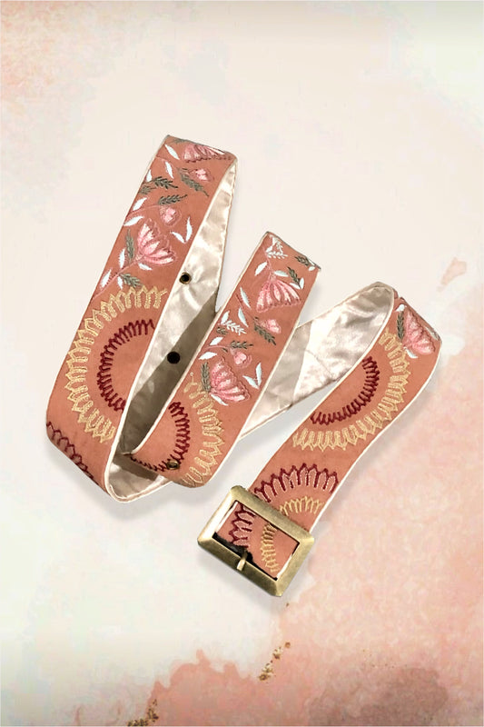 Floral embroidered belt. image 2